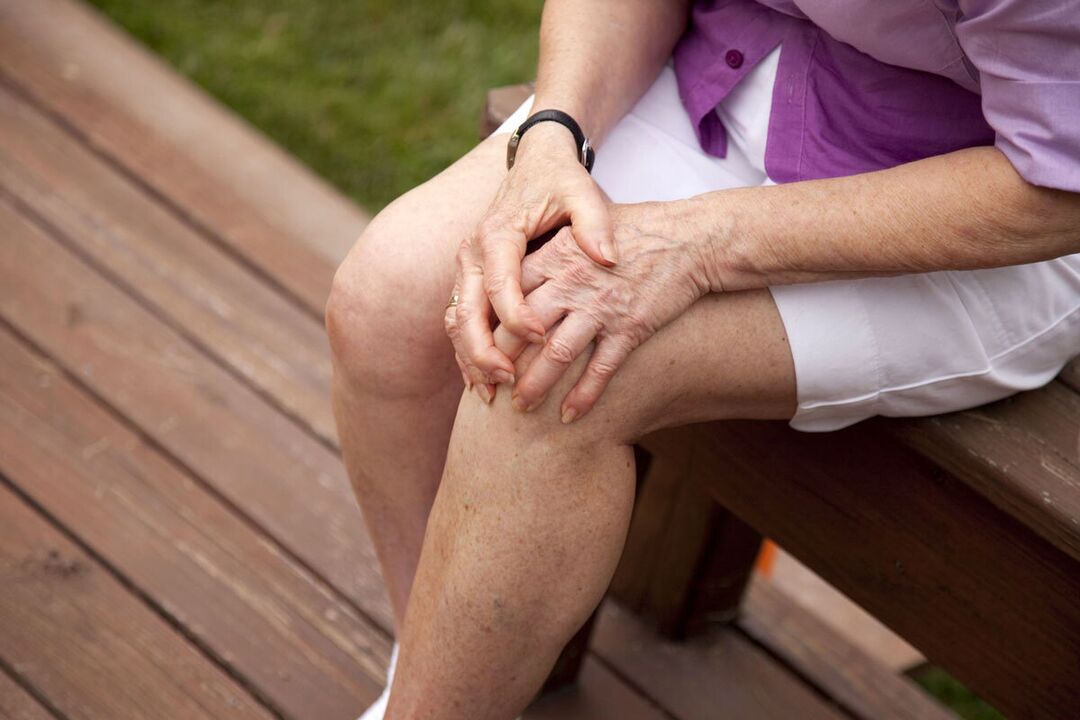 Knee joint pain can be a symptom of rheumatic diseases